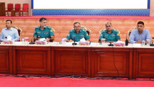 নির্বাচনের আগে ওয়ারেন্টভুক্ত আসামিদের গ্রেপ্তার