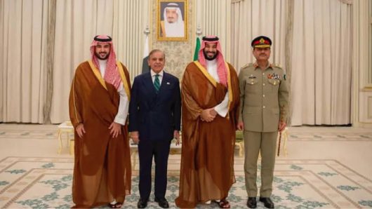 পাকিস্তান-সৌদি আরব ‘কৌশলগত যৌথ প্রতিরক্ষা চুক্তি’ সই