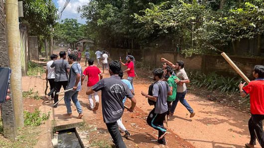 চট্টগ্রাম বিশ্ববিদ্যালয় ক্যাম্পাসে শিক্ষার্থী-স্থানীয়দের সংঘর্ষে আহত ৮০