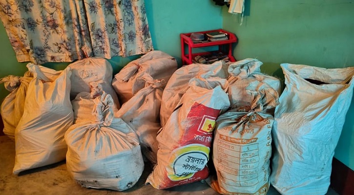 সাবেক ভূমিমন্ত্রীর সম্পত্তির ২৩ বস্তা নথিপত্র যেখান থেকে উদ্ধার!