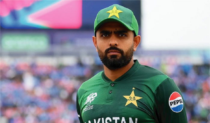 ফিরছেন বাবর আজম