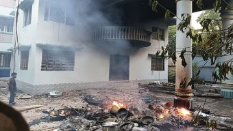 নুরাল পাগলার দরবারে কেন আগুন দিলেন উত্তেজিত তৌহিদি জনতা