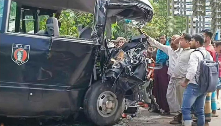 যাত্রীবাহী বাস ও র‍্যাবের গাড়ির মুখোমুখি সংঘর্ষে নিহত-৩