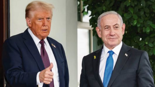 আরব নেতাদের বোকা বানালেন ট্রাম্প