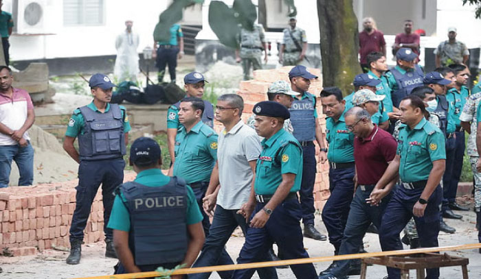 ১৫ সেনা কর্মকর্তাকে কারাগারে পাঠানোর নির্দেশ