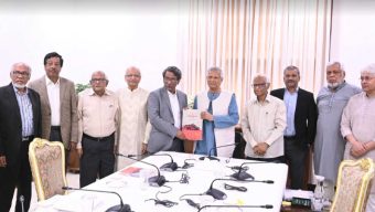 জুলাই সনদ বাস্তবায়নের সুপারিশ প্রধান উপদেষ্টার কাছে হস্তান্তর