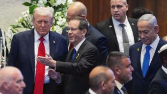 নেতানিয়াহুকে ক্ষমা করে দেওয়ার জন্য প্রেসিডেন্টকে আহ্বান জানালেন ট্রাম্প