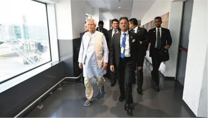 রোমে পৌঁছেছেন প্রধান উপদেষ্টা