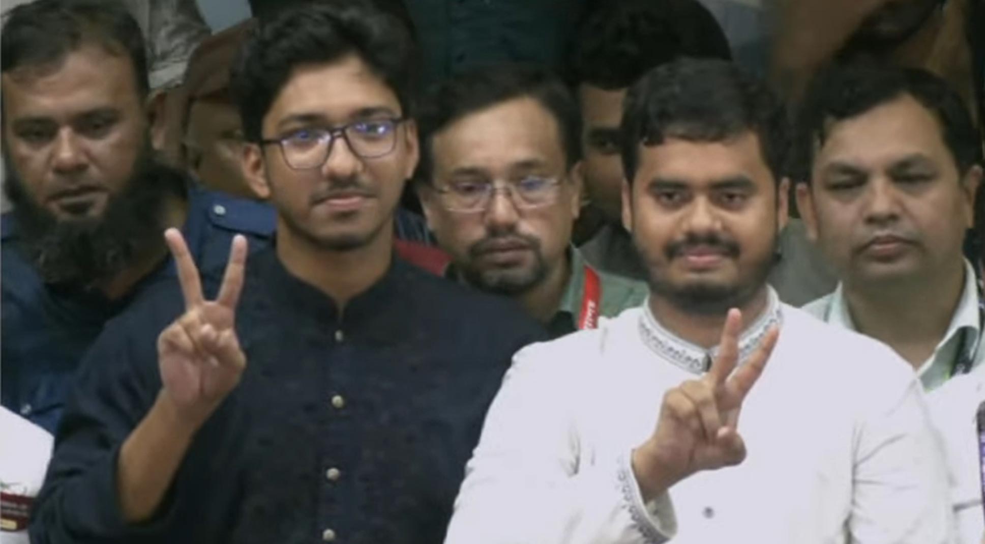 চাকসু নির্বাচনে ২৪টিতেই জয় শিবিরের