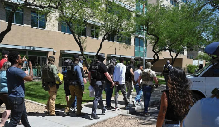 যুক্তরাষ্ট্রে ৫ লাখ অবৈধ অভিবাসী গ্রেপ্তার