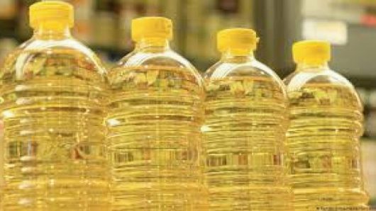 তেলের দাম বাড়ানো হয়নি: বাণিজ্য উপদেষ্টা