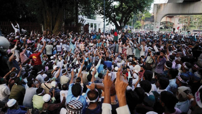 দাবি আদায় করে ফিরলেন শিক্ষকরা