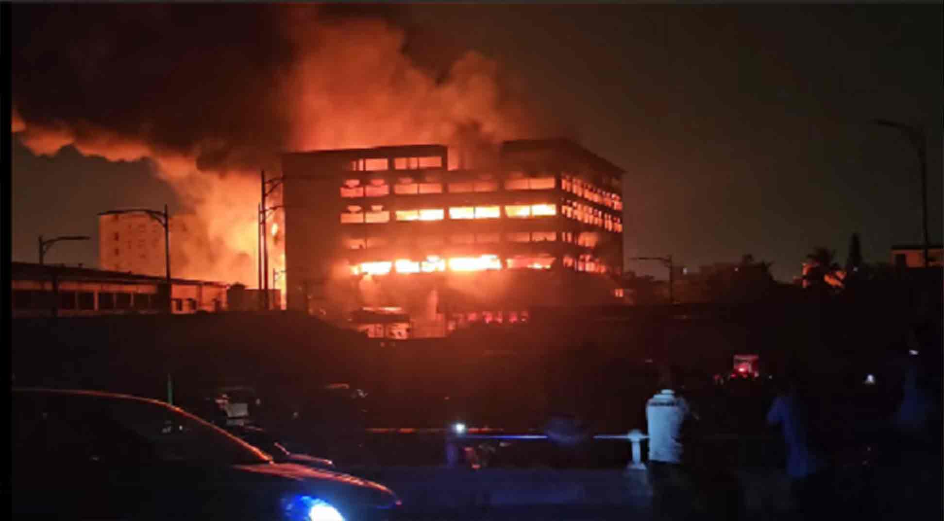 পুড়লো ইপিজেডের কারখানা, বেঁচে গেলেন ১0৫০ শ্রমিক