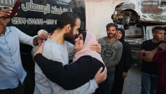 ইসরায়েলের কারাগার থেকে মুক্তি পাওয়া ফিলিস্তিনি বন্দিরা তুলে ধরলেন নির্মম চিত্র