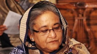 ‘বৈধ’ সরকারের অধীনে দেশে ফিরতে চান শেখ হাসিনা
