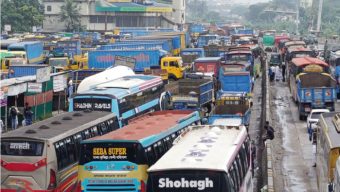 টানা চার দিনের ছুটি, ঢাকা-চট্টগ্রাম ও ঢাকা-সিলেট মহাসড়কে তীব্র যানজট