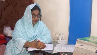 ৫৬ বছর বয়সে এইচএসসি দিয়ে পাশ