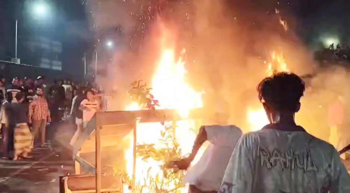 বিএনপির মনোনয়ন বঞ্চিতরা জ্বালাও পোড়াওয়ে মেতেছেন