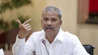 সরকারি কর্মকর্তা বদলি নিয়ে বড় দুই দল থেকে টেলিফোন পান আইন উপদেষ্টা