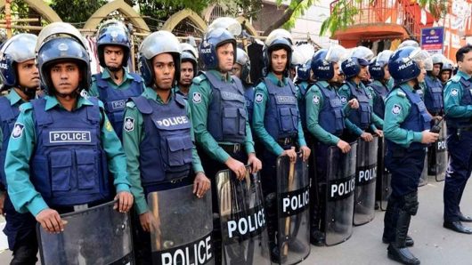 পুলিশ সদস্যদের মোবাইল ফোন ব্যবহারে নিষেধাজ্ঞা