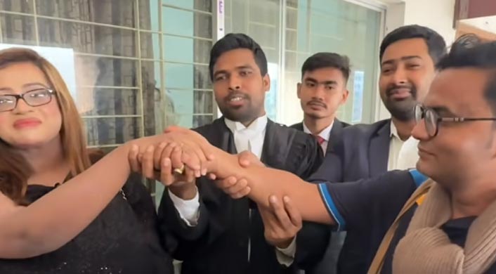 স্বামীর বিরুদ্ধে করা মামলা প্রত্যাহার করলেন সানাই মাহবুব