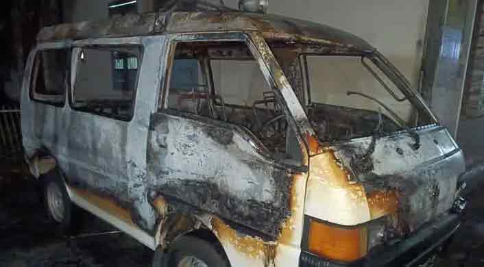 সিলেটে হাসপাতালে থাকা অ্যাম্বুলেন্স ও বাসে আগুন