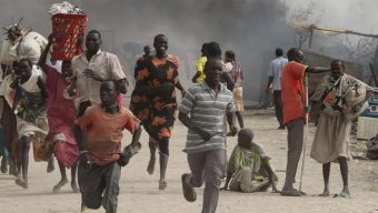সুদানে আরএসএফের গণহত্যায় ঘরবাড়ি ছেড়ে পালাচ্ছে হাজার হাজার মানুষ