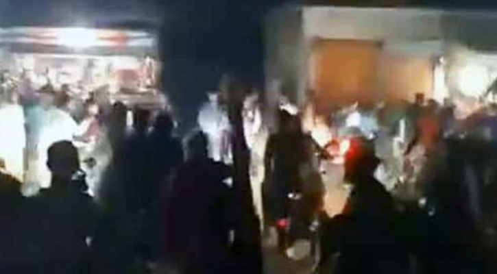 আওয়ামীলীগ ও ছাত্রলীগের গ্রেফতারকৃতদের ছাড়িয়ে নিতে থানা ঘেরাও