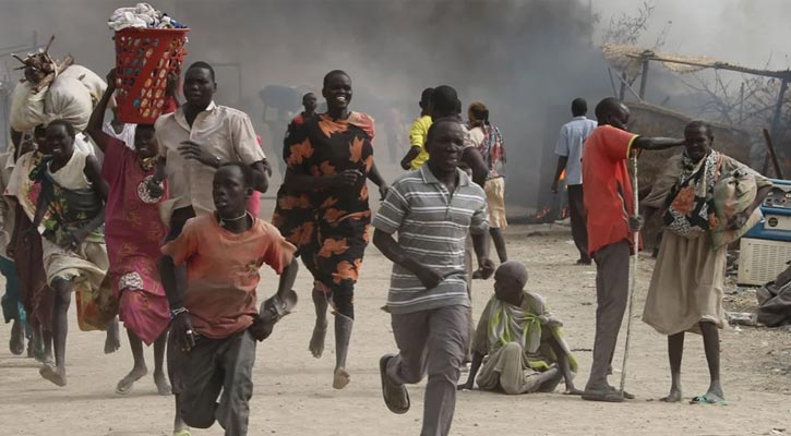 সুদানে আরএসএফের গণহত্যায় ঘরবাড়ি ছেড়ে পালাচ্ছে হাজার হাজার মানুষ