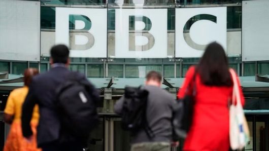 কেন পদত্যাগ করলেন বিবিসি’র মহাপরিচালক ও প্রধান নির্বাহী