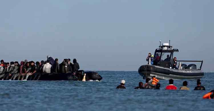 লিবিয়ার উপকূলে ২৬ বাংলাদেশি নিয়ে নৌকা ডুবি, ৪ জনের লাশ উদ্ধার