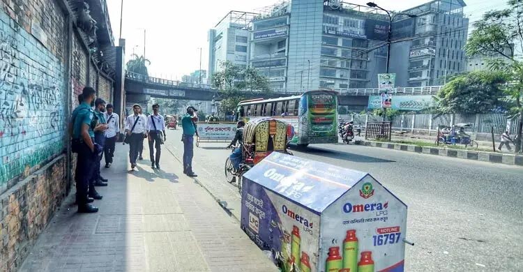 ককটেল ও আগুনে সাধারণ জনমনে আতঙ্ক