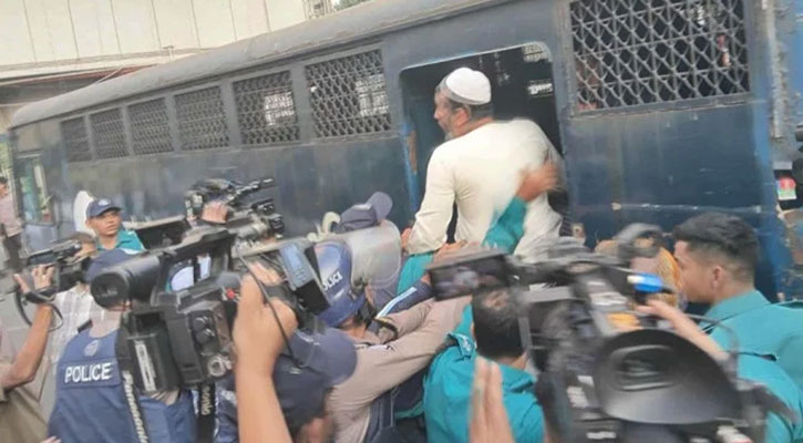 অর্থ উপদেষ্টাকে অবরুদ্ধের ঘটনায় সচিবালয়ের ১৪ কর্মচারী বরখাস্ত