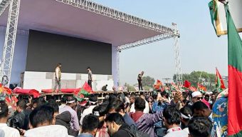 তারেক রহমানের জন্য ৩০০ ফিট সড়কে বিশাল মঞ্চ