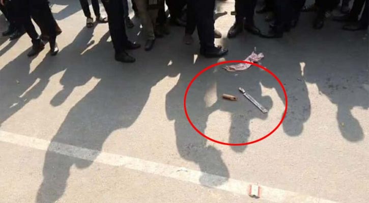 আদালত চত্বরে দুর্বৃত্তের গুলিতে দুই জন নিহত