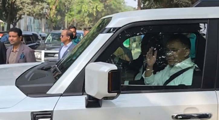 ওসমান হাদির কবর জিয়ারতে তারেক রহমান