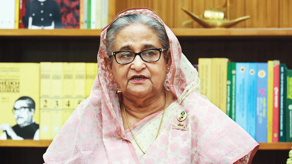 শেখ হাসিনাসহ ১৭০ জনের বিরুদ্ধে গ্রেপ্তারি পরোয়ানা