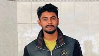 পুলিশ কনস্টেবলকে কুপিয়ে জখম, স্বেচ্ছাসেবক দল নেতার ছেলে আটক