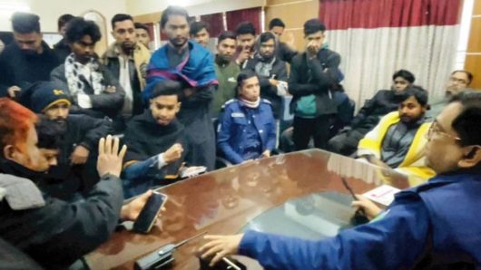 ওসিকে প্রকাশ্যে হুমকি বৈষম্যবিরোধী ছাত্র আন্দোলন কর্মীর