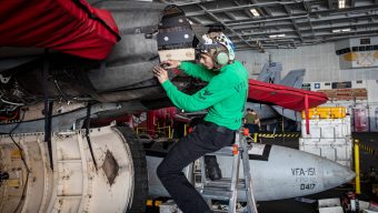 ‘বিশাল মার্কিন নৌবহর ইরানের কাছাকাছি’