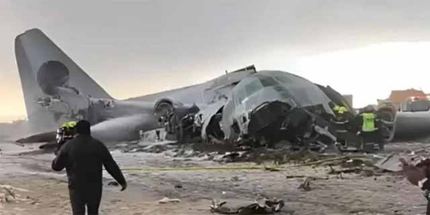 টাকা ভর্তি উড়োজাহাজ বিধ্বস্ত হয়ে ১৫ জন নিহত