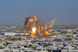 গাজায় ইসরায়েলের বিমান হামলায় নারী ও শিশুসহ ৩২ জন নিহত